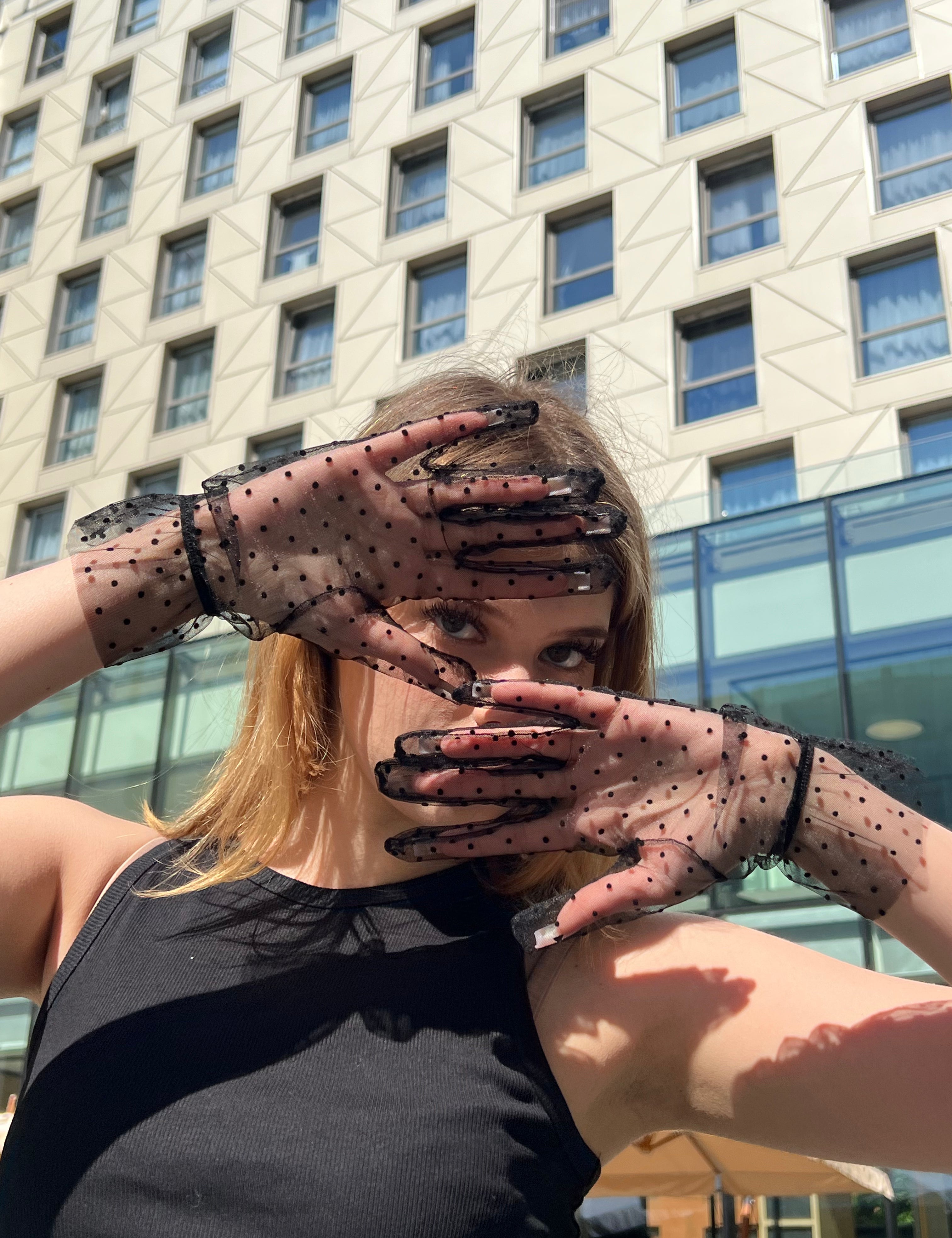 Short Gloves, "Polka Dot” in Black - Stashe