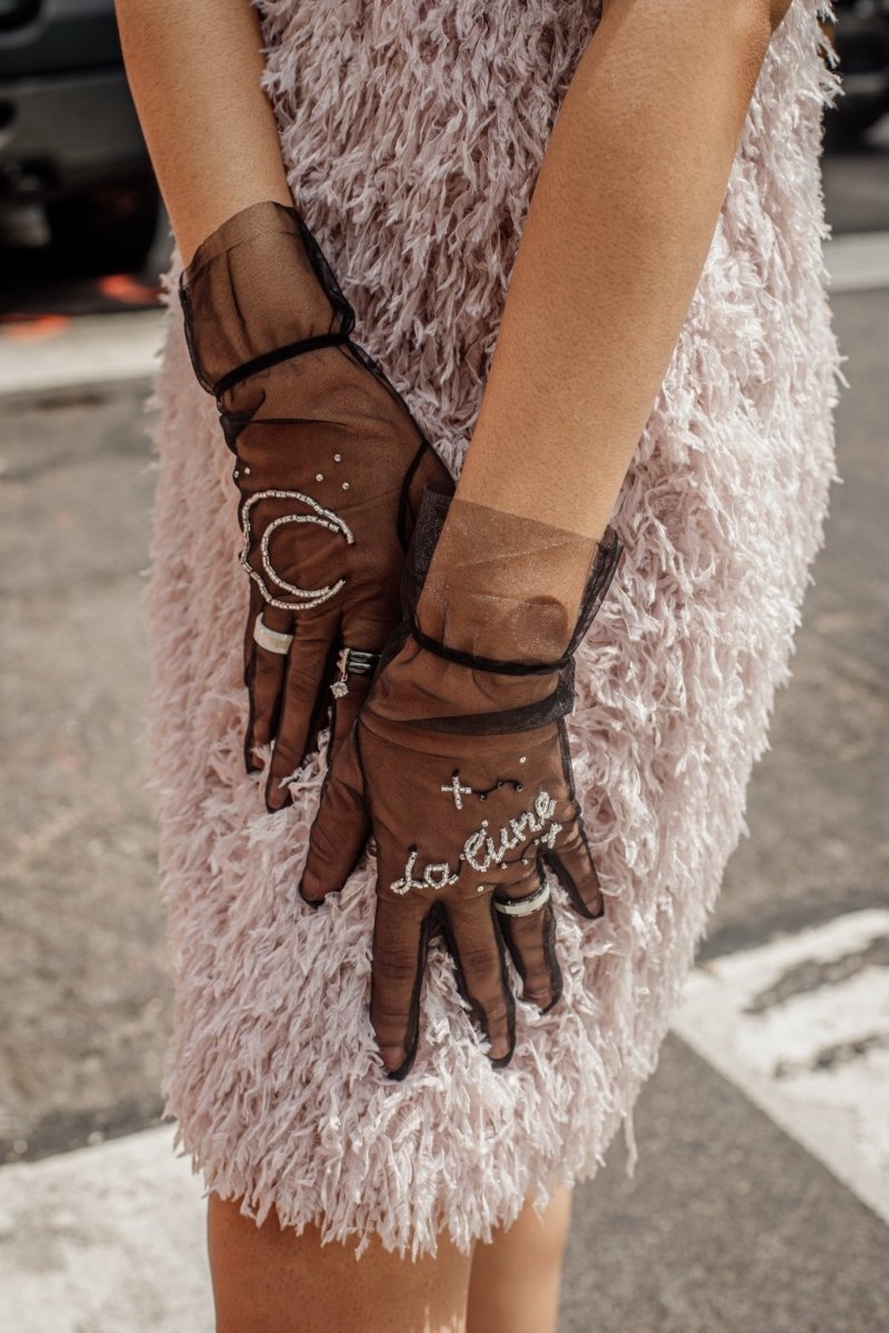 Gucci - Long embroidered tulle gloves
