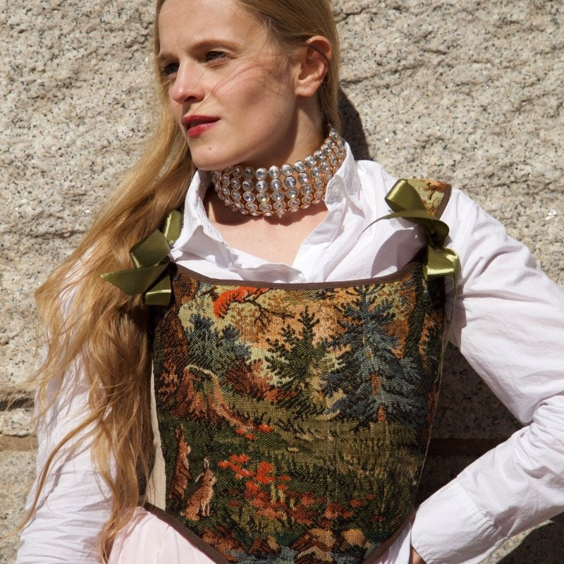 How to wear a corset? 4 outfit ideas - Stashe