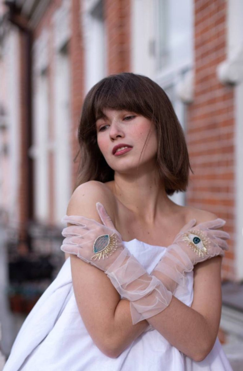 Long Gloves, "Eyes” in White - Stashe