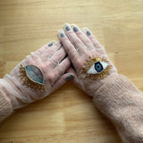 Short Gloves, "Eyes” in White - Stashe