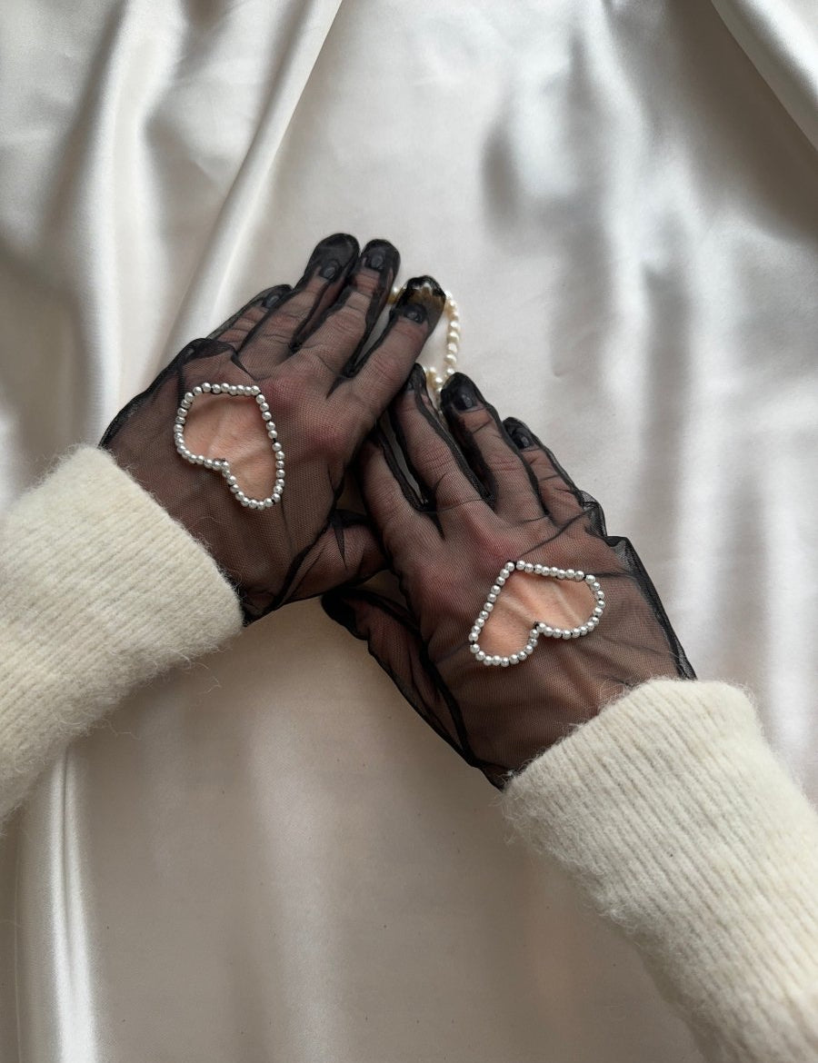 Short Gloves, "Heart" in Black - Stashe