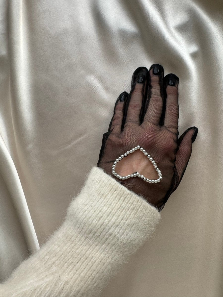 Short Gloves, "Heart" in Black - Stashe