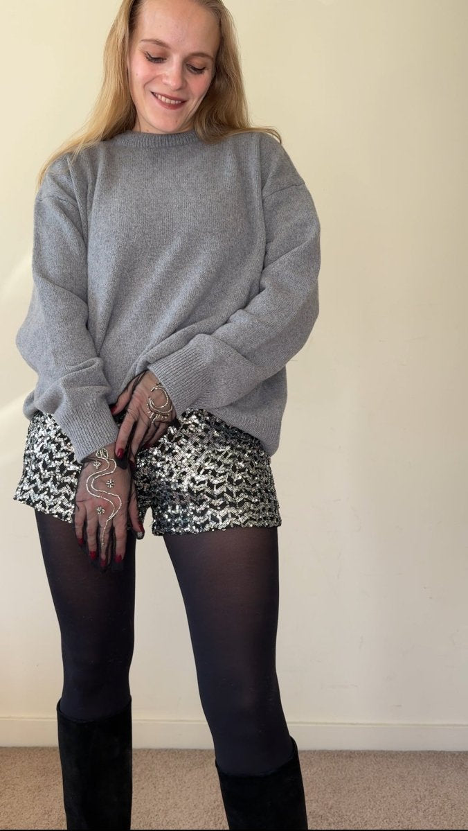 Short Gloves, "Moon & Snake" in Black - Stashe