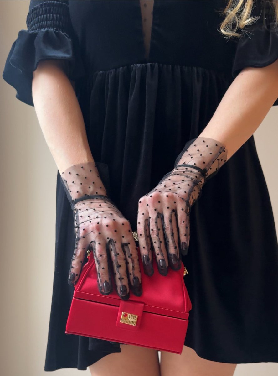 Short Gloves, "Polka Dot” in Black - Stashe